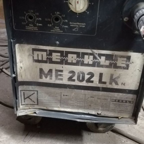 Wire welding machine used with bottle included