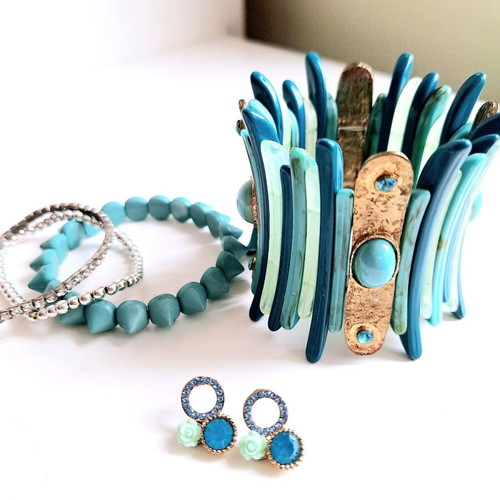 Earrings with bracelets like new, blue and green