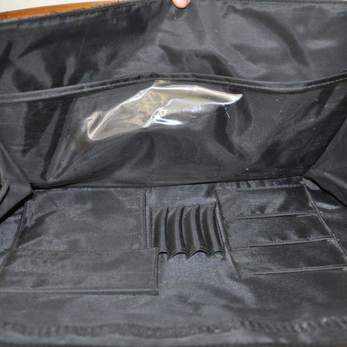 Diplomat laptop bag like new, black with multiple compartments