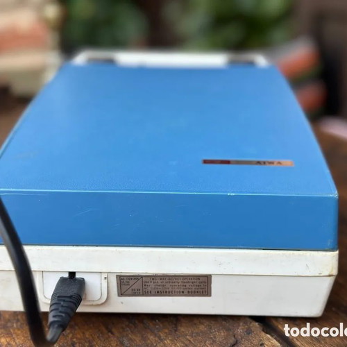 Aiwa P177 portable turntable with AM radio vintage, used