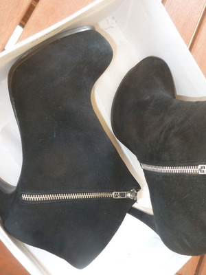 Μποτάκια Steve Madden μαύρα σουέντ μέγεθος 41 σαν καινούργια