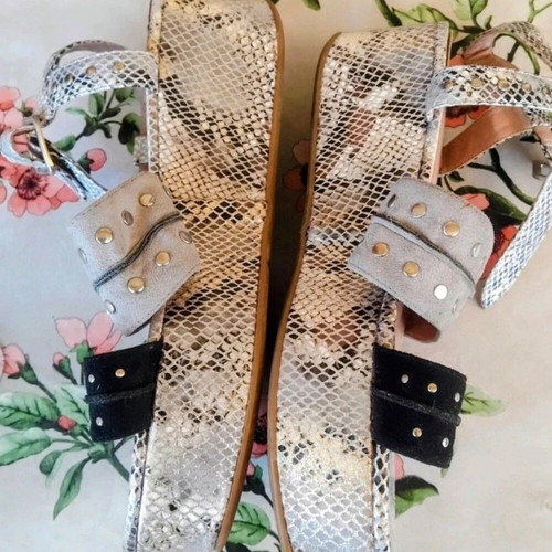 Sandals platform used, grey and black suede with fake snakeskin