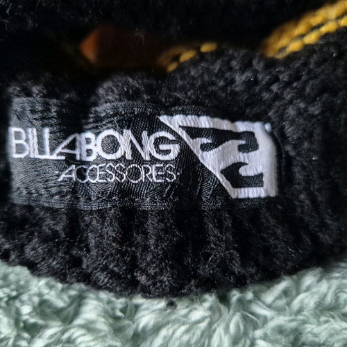 Billabong hat like new, one size, black and orange