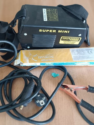 Helix Super Mini welding machine like new with Fincord M electrodes