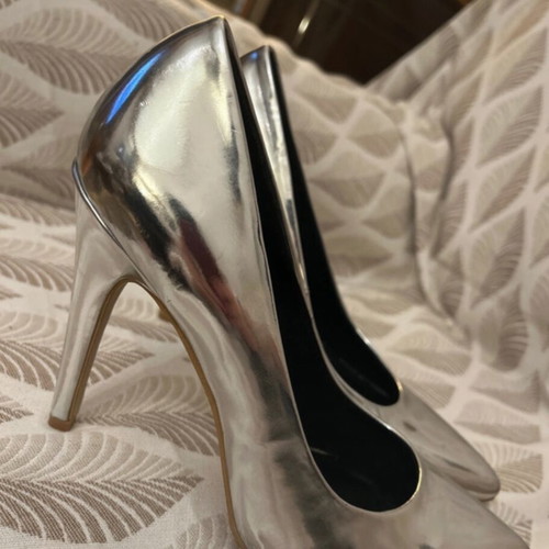 Metallic gray and silver pumps size 41 like new
