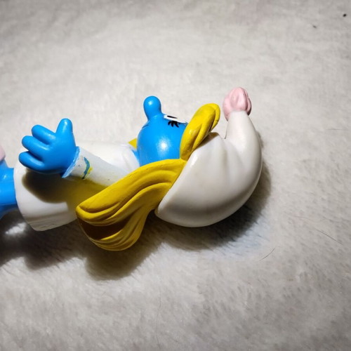 Smurfette figure Jakks Pacific 2009 used with movable joints