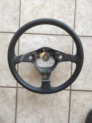 BMW E36 '92-'98 steering wheel hub used in excellent condition