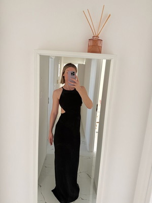 Maxi dress Nash black like new with open back