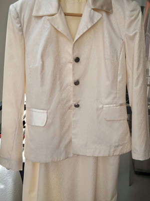 Dans branded suit set dress and jacket jacquard ecru champagne like new