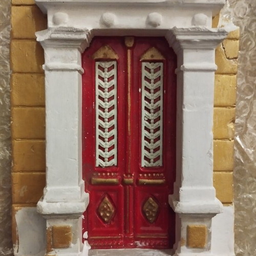 Plaster wall decor used with red door and columns 15x19 cm