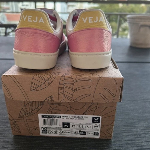 Veja children's athletic sneaker for girls with velcro, pink and yellow, size 29