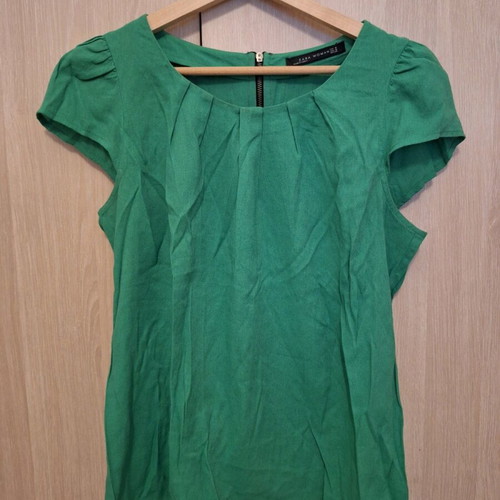 Zara green top like new with back zipper, jersey fabric