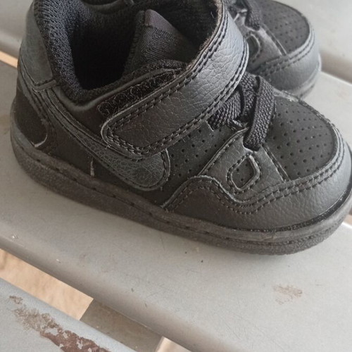 Nike baby shoes like new, size 18.5, velcro closure
