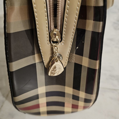 Gongca Checked Shoulder and Handbag with Gold Details like new