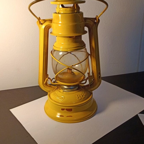 Meva 864 storm lantern like new