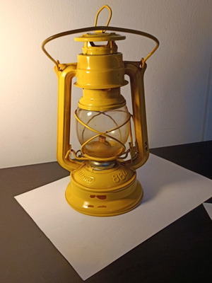 Meva 864 storm lantern like new