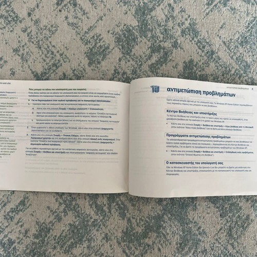 Windows XP Home Edition like new with manual