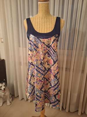 Short nightdress with vintage floral patchwork pattern and navy blue details like new