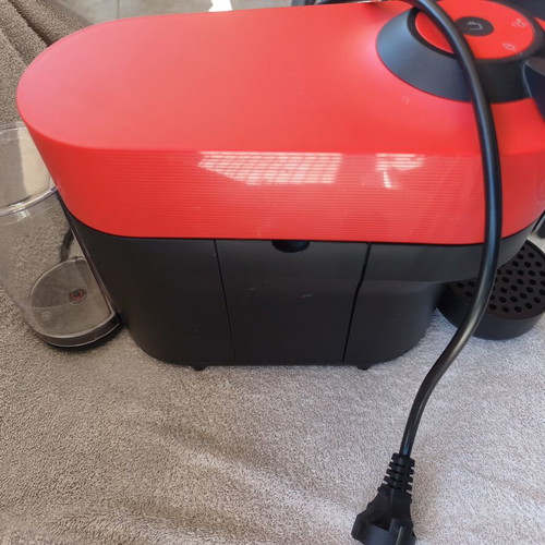 Nespresso Vertuo coffee maker like new, red color