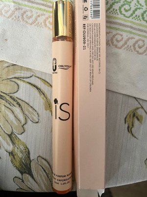 Is perfume 30/32 ml floral like new, slight missing