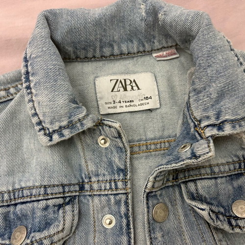 Τζιν ντένιμ μπουφάν Zara μεταχειρισμένο για 3-4 ετών, μπλε, 104 εκ
