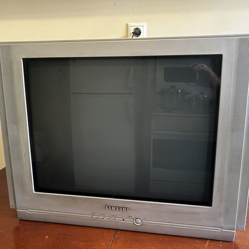 Samsung TV 25” CW-25M064N like new, fully functional