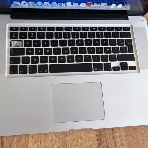 MacBook Pro 15.4" Mid 2009 used, 2.66GHz Core 2 Duo, 4GB RAM, 320GB HDD no battery