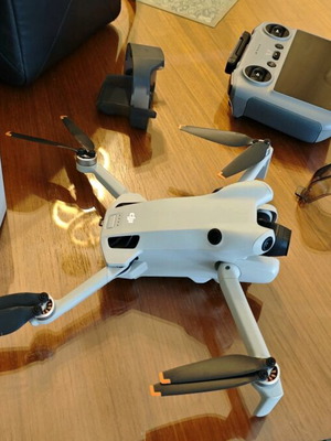 Dji Mini 4 Pro Combo like new with all accessories