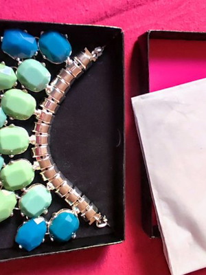 Necklace with green and blue beads new, silver metal