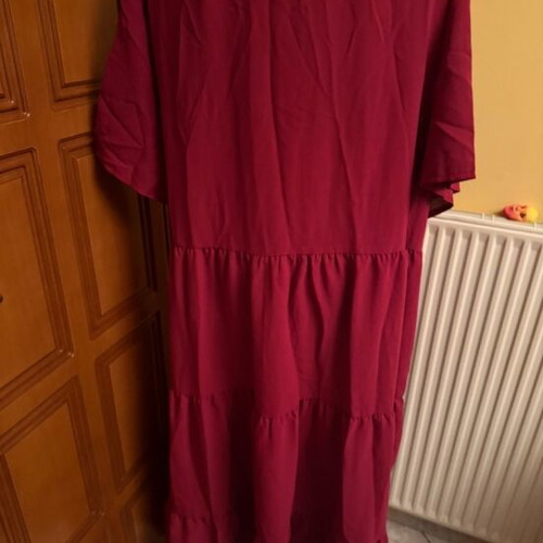 Midi dress with buttons very good condition, red