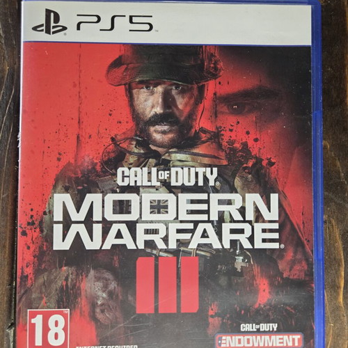 Call of Duty Modern Warfare 3 PS5 game, excellent condition