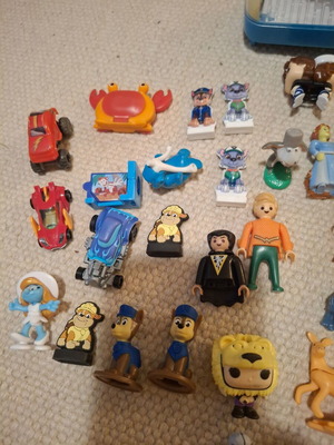 Kinder toy figures