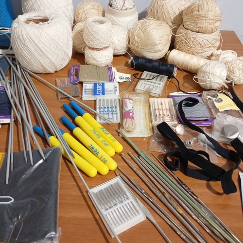 Sewing and embroidery supplies used, complete set