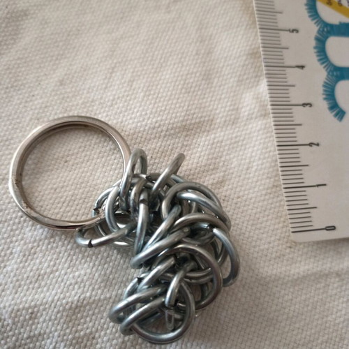 Steel keychain like new, box knot