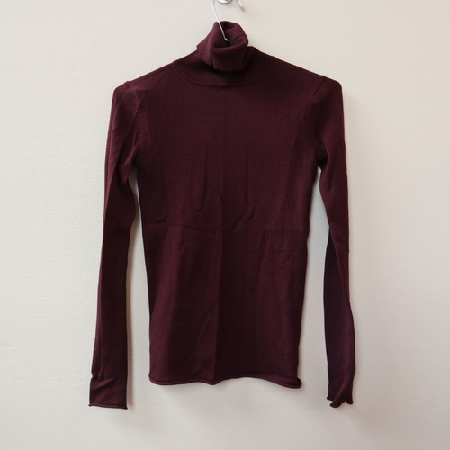 Burgundy turtleneck sweater used, size small Pull&Bear