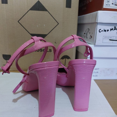 Bershka pink heels size 40 like new with ankle strap