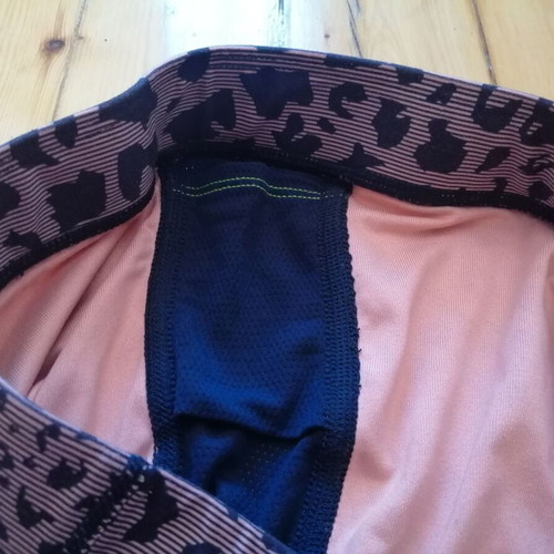 Nike Dri-FIT women's short leggings with leopard print, size S