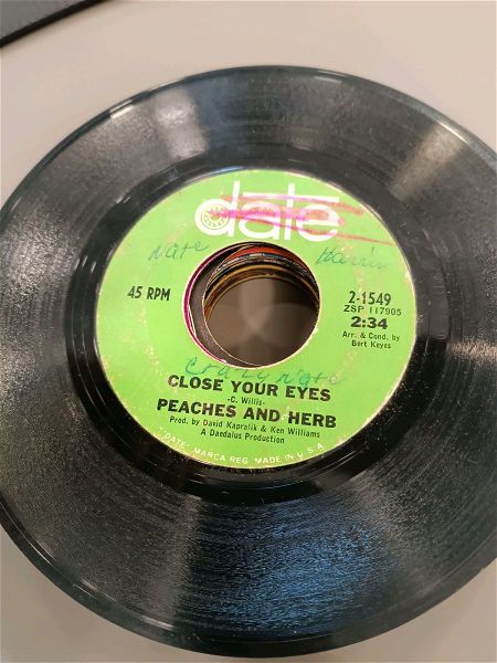  45 rpm diskos viniliou Peaches and herb close your eyes , i will watch over you
