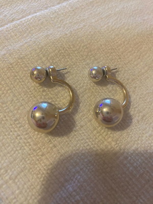 Fake hanging earrings used, gold color, lightweight