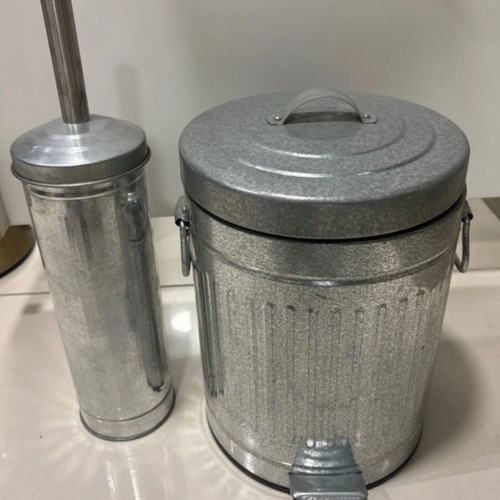 Metal trash bin 5 liters and toilet brush set new