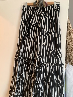 Karavan skirt large like new