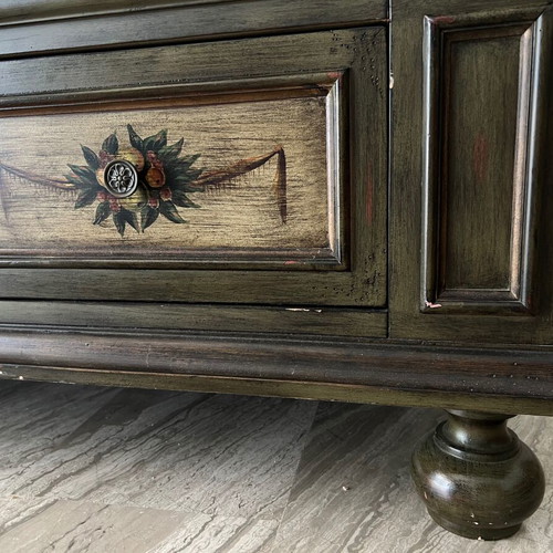 Coffee table used with storage space