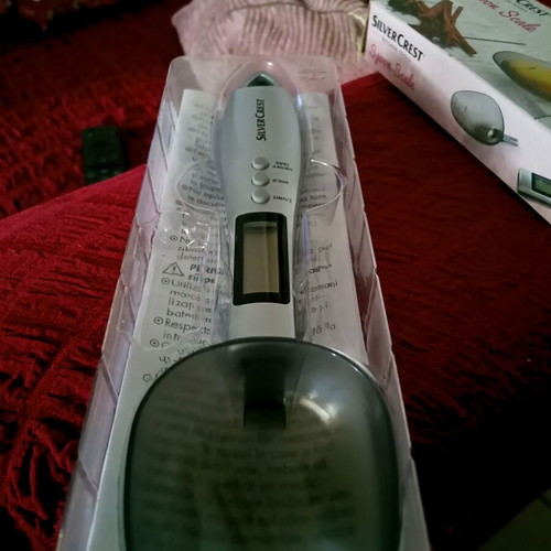 Spoon scale like new