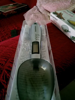 Spoon scale like new