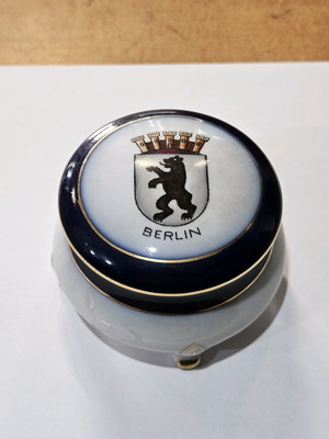 Vintage porcelain box Berlin coat of arms with bear