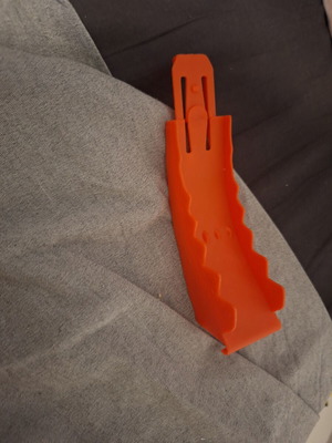 Plastic tail toy
