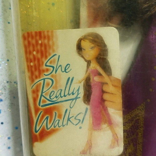Bratz Yasmin Fashion Show Sleep Wear new with damaged box