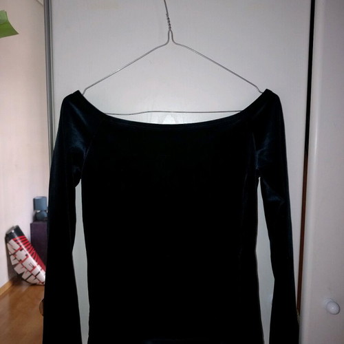 Velvet blouse like new, long sleeve, fitted, dark petrol color