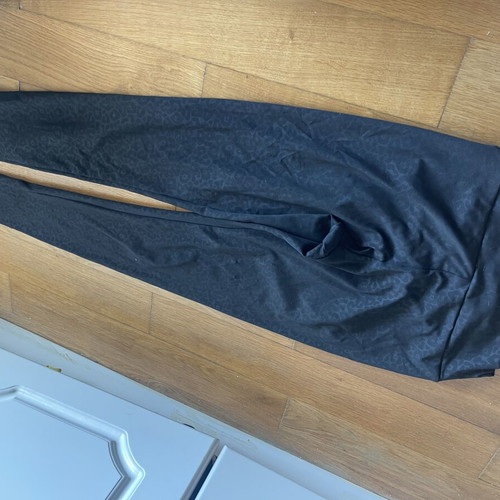 Black leggings used, enhances buttocks
