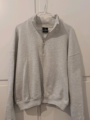 Pull & Bear men's sweatshirt gray like new, size M